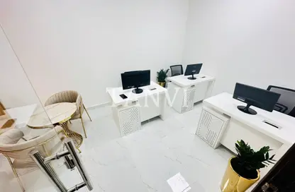مكتب - استوديو - 1 حمام للايجار في ريم ريزدنسي - الكرامة - دبي
