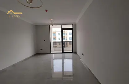 شقة - غرفة نوم - 2 حمامات للايجار في مجمع مويلح - تجارية مويلح - الشارقة شقة - غرفة نوم - 2 حمامات للايجار في مجمع مويلح - تجارية مويلح - الشارقة