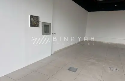 Retail - Studio - 1 Bathroom for rent in La Residence - Jumeirah Village Triangle - Dubai