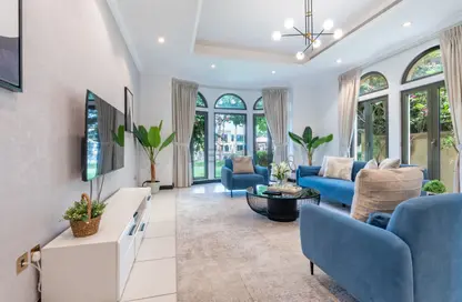 Villa - 5 Bedrooms - 5 Bathrooms for rent in Canal Cove Frond D - Canal Cove Villas - Palm Jumeirah - Dubai