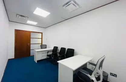 مكتب - استوديو - 4 حمامات للايجار في مركز المهيري - الخالدية - أبوظبي