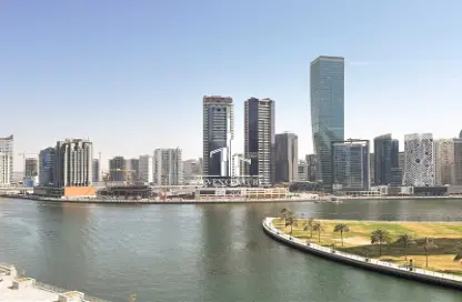 Apartment - Studio - 1 Bathroom for sale in Bay's Edge - Business Bay - Dubai