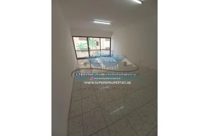 Empty Room image for: Apartment - 2 Bedrooms - 4 Bathrooms for rent in Madinat Zayed - Abu Dhabi, Image 1