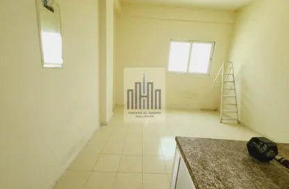 Apartment - Studio - 1 Bathroom for rent in Fire Station Road - Muwaileh - Sharjah
