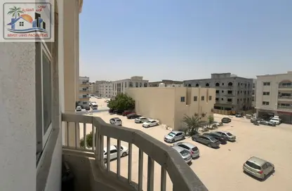 شقة - 4 غرف نوم - 1 حمام للايجار في مجمع مويلح - تجارية مويلح - الشارقة
