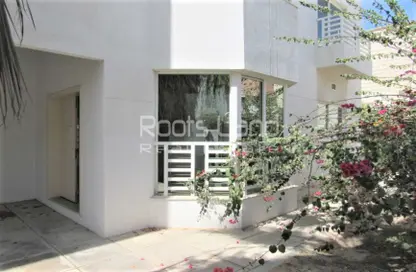 Villa - 3 Bedrooms - 3 Bathrooms for rent in Jumeirah 3 - Jumeirah - Dubai