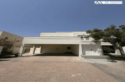 Villa - 4 Bedrooms - 4 Bathrooms for rent in Meadows 9 - Meadows - Dubai
