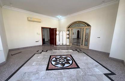 Villa - 5 Bedrooms - 5 Bathrooms for rent in Shakhbout City - Abu Dhabi