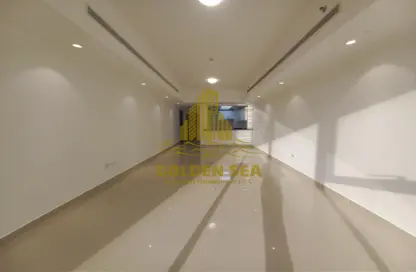 Empty Room image for: Apartment - 2 Bedrooms - 4 Bathrooms for rent in Al Rawdha Residence C98 - Rawdhat Abu Dhabi - Abu Dhabi, Image 1