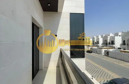 فيلا - 5 غرف نوم - 7 حمامات للايجار في الحليو 2 - الحليو - عجمان