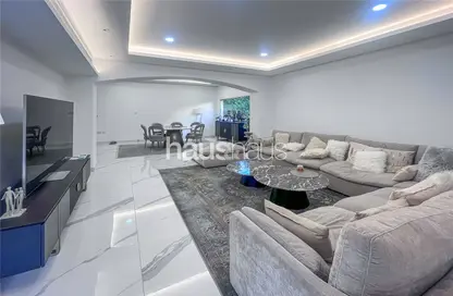 Villa - 4 Bedrooms - 4 Bathrooms for rent in Meadows 1 - Meadows - Dubai