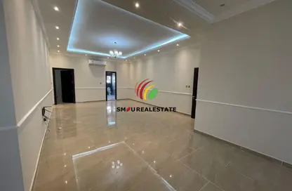 Apartment - 4 Bedrooms - 5 Bathrooms for rent in Shakhbout City - Abu Dhabi
