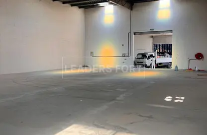Warehouse - Studio - 1 Bathroom for rent in Ramool New Building 2 - Umm Ramool - Dubai