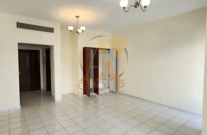 شقة للايجار في طراز فارسي - المدينة الدولية - دبي