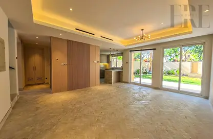 فيلا - 2 غرف نوم - 3 حمامات للبيع في الينابيع 9 - الينابيع - دبي