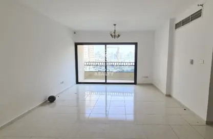 Empty Room image for: Apartment - 2 Bedrooms - 2 Bathrooms for rent in Al Khan Corniche - Al Khan - Sharjah, Image 1