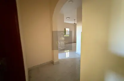 Apartment - 2 Bedrooms - 2 Bathrooms for rent in Al Dewan Towers - Al Nakhil 2 - Al Nakhil - Ajman