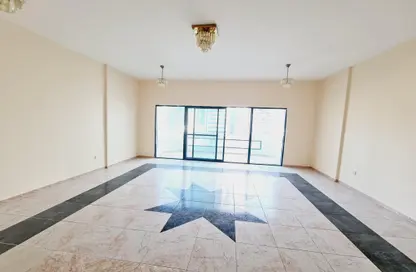 Empty Room image for: Apartment - 3 Bedrooms - 4 Bathrooms for rent in Ibtikar 2 - Al Majaz 2 - Al Majaz - Sharjah, Image 1