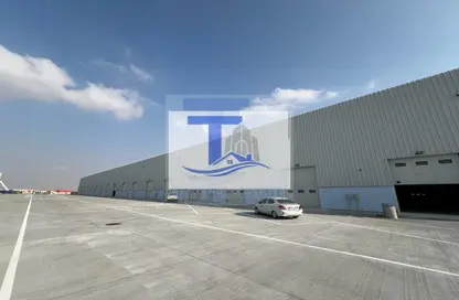 Warehouse - Studio - 3 Bathrooms for rent in Al Markaz Industrial Development - Al Dhafrah - Abu Dhabi