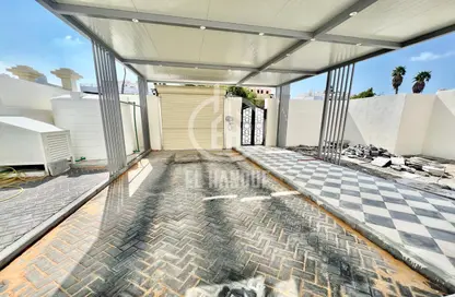 Terrace image for: Villa - 3 Bedrooms for rent in Al Musalla Area - Al Karamah - Abu Dhabi, Image 1
