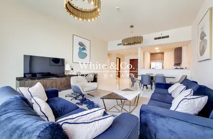 Living Room image for: Apartment - 3 Bedrooms - 4 Bathrooms for rent in Palm View - Dubai Media City - Dubai, Image 1