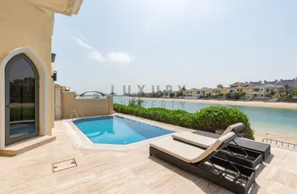Villa - 5 Bedrooms - 7 Bathrooms for rent in Garden Homes Frond C - Garden Homes - Palm Jumeirah - Dubai