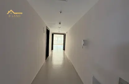 شقة - غرفة نوم - 2 حمامات للايجار في مبنى القاسمية 10 - المحطة - القاسمية - الشارقة