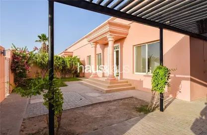 Villa - 3 Bedrooms - 5 Bathrooms for rent in Umm Suqeim 3 - Umm Suqeim - Dubai