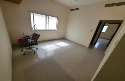 Apartment - 1 Bedroom - 1 Bathroom for rent in SRS Tower - Al Rashidiya 1 - Al Rashidiya - Ajman