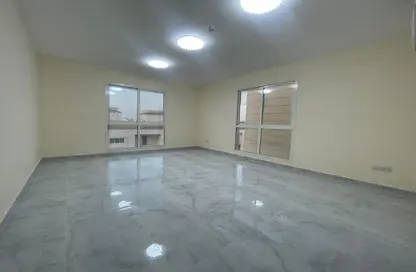صورة لـ غرفة فارغة فيلا - غرفة نوم - 1 حمام للايجار في مركز محمد بن زايد - مدينة محمد بن زايد - أبوظبي ، صورة رقم 1