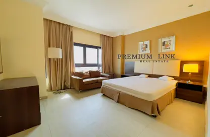 Apartment - 1 Bathroom for rent in Tourist Club Area - Abu Dhabi