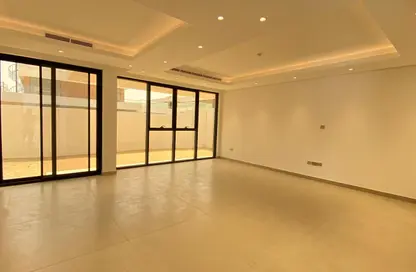 فيلا - 3 غرف نوم - 5 حمامات للايجار في الشارقة جاردن سيتي - الشارقة