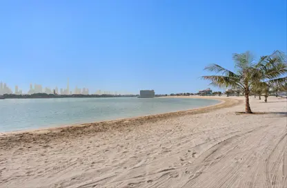 صورة لـ منظر مائي. أرض - استوديو للبيع في بالم ستريب مول - جميرا 1 - الجميرا - دبي ، صورة رقم 1
