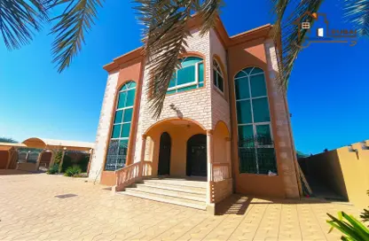 Duplex - 5 Bedrooms - 6 Bathrooms for rent in Seih Al Burairat - Ras Al Khaimah