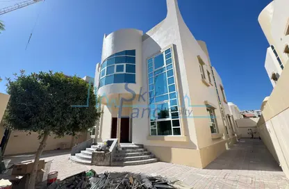 Villa - 5 Bedrooms - 6 Bathrooms for rent in Jumeirah 2 Villas - Jumeirah 2 - Jumeirah - Dubai
