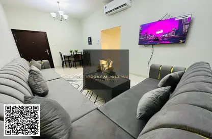 شقة - 2 غرف نوم - 3 حمامات للايجار في مساكن كورنيش عجمان - طريق كورنيش عجمان - عجمان