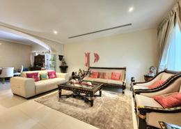 Villa - 4 bedrooms - 5 bathrooms for rent in Meadows 2 - Meadows - Dubai