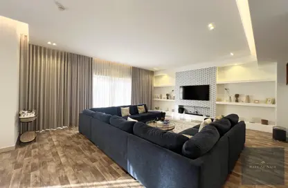 Villa - 4 Bedrooms - 5 Bathrooms for rent in Nad Al Sheba Villas - Nad Al Sheba 3 - Nad Al Sheba - Dubai