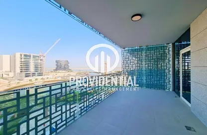 Apartment - 3 Bedrooms - 5 Bathrooms for rent in Canal View Building - Al Raha Beach - Abu Dhabi