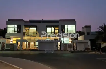 فيلا - 6 غرف نوم - 7 حمامات للايجار في جميرا 1 - جميرا - دبي