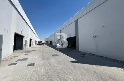 Warehouse - Studio for rent in Al Qusais Industrial Area - Al Qusais - Dubai