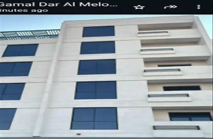 عمارة بالكامل - استوديو - 8 حمامات للبيع في تجارية مويلح - الشارقة