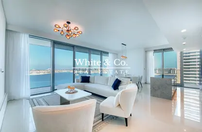 Living Room image for: Apartment - 3 Bedrooms - 4 Bathrooms for rent in Beach Isle - EMAAR Beachfront - Dubai Harbour - Dubai, Image 1