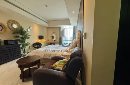 Apartment - Studio - 1 Bathroom for rent in Business Towers - Electra Street - Abu Dhabi