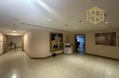 طابق كامل - استوديو - 2 حمامات للايجار في فندق فيرمونت - شارع الشيخ زايد - دبي