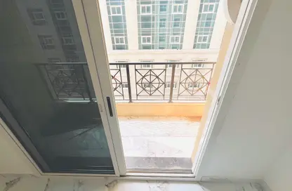 Apartment - 2 Bedrooms - 3 Bathrooms for rent in Muwaileh 29 Building - Muwaileh - Sharjah