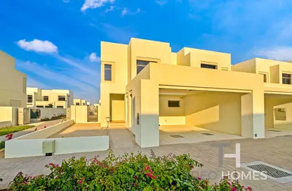 Outdoor House image for: Townhouse - 4 Bedrooms - 4 Bathrooms for sale in Reem Townhouses - Town Square - Dubai, Image 1