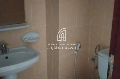 شقة - 2 غرف نوم - 2 حمامات للايجار في برج منازل 2 - شارع التعاون - التعاون - الشارقة