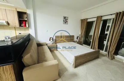 Apartment - Studio - 1 Bathroom for rent in Burj Al Nujoom - Downtown Dubai - Dubai