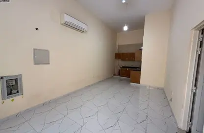 Apartment - Studio - 1 Bathroom for rent in Al Mowaihat 2 - Al Mowaihat - Ajman